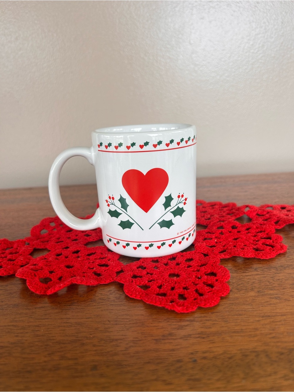 VTG 1986 Hallmark White Coffee/Tea Mug with Red Heart, Sheep and Green Holly